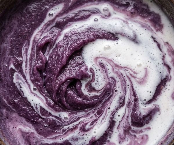 Inspired by the viral ube latte trend — that perfect purple cup that's as beautiful to look at as it is to taste. We turned it into a scent you can wear all day.